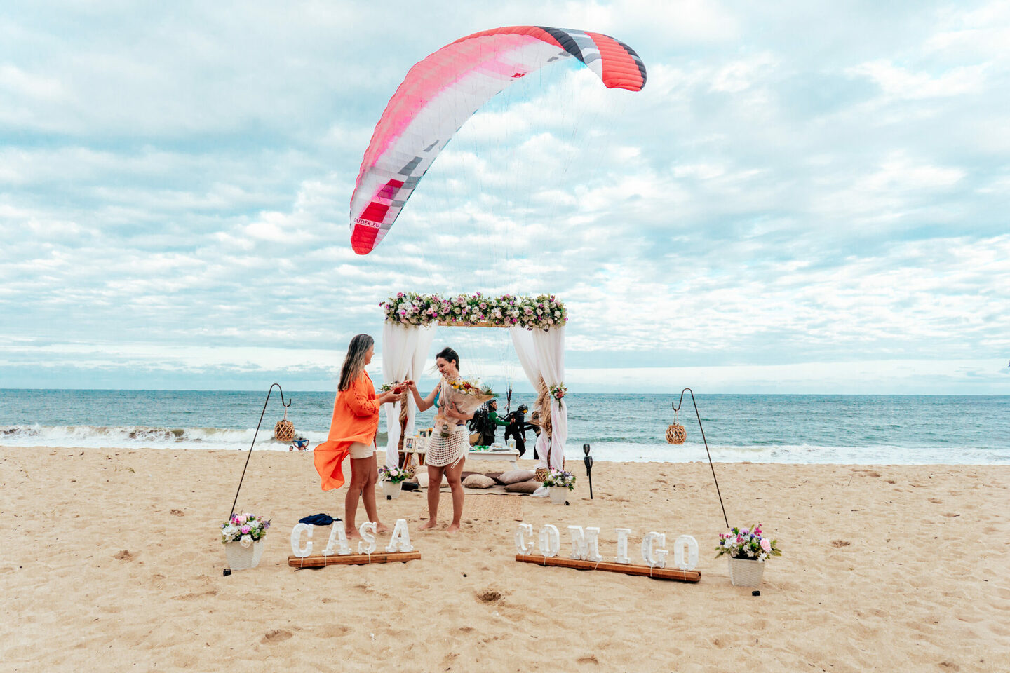 Pedido de casamento de Célia & Ana Paula | Praia de Maracaípe - Porto de Galinahas PE Pedido de casamento de Célia & Ana Paula | Praia de Maracaípe - Porto de Galinahas PE