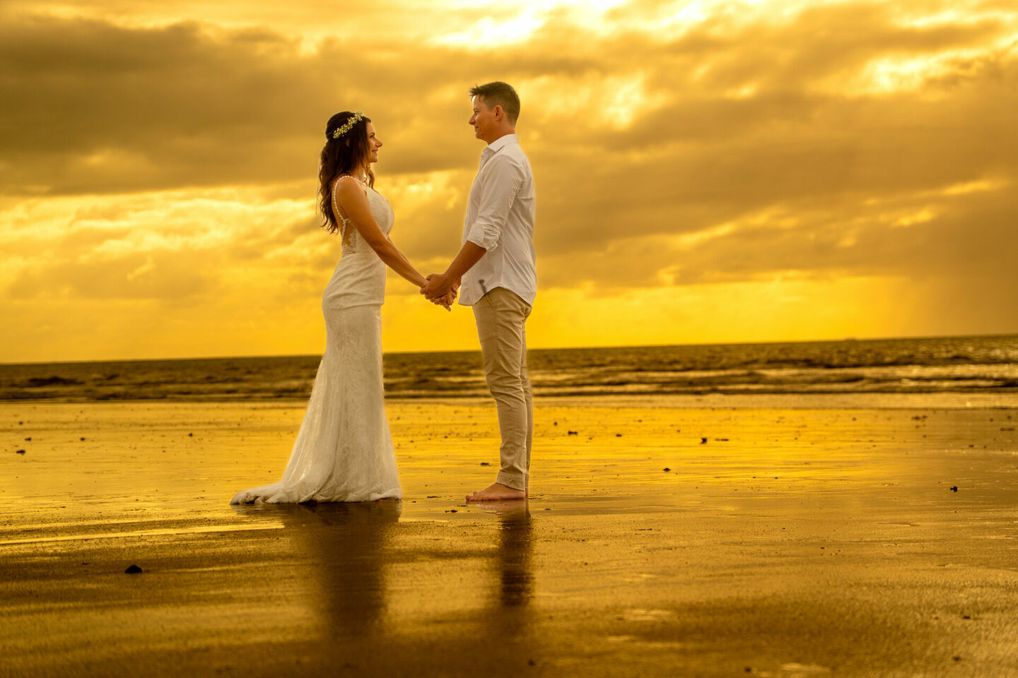 Casamento a dois pé na areia com Greici & Mateus | Praia de Maragogi Alagoas